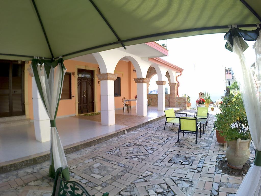 B&B Castello Michelina San Nicola dell'Alto Exterior photo